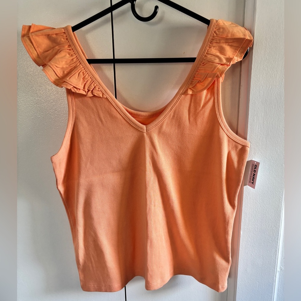 Tank top with ruffle shoulder